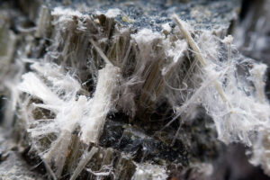 amianto friabile al microscopio