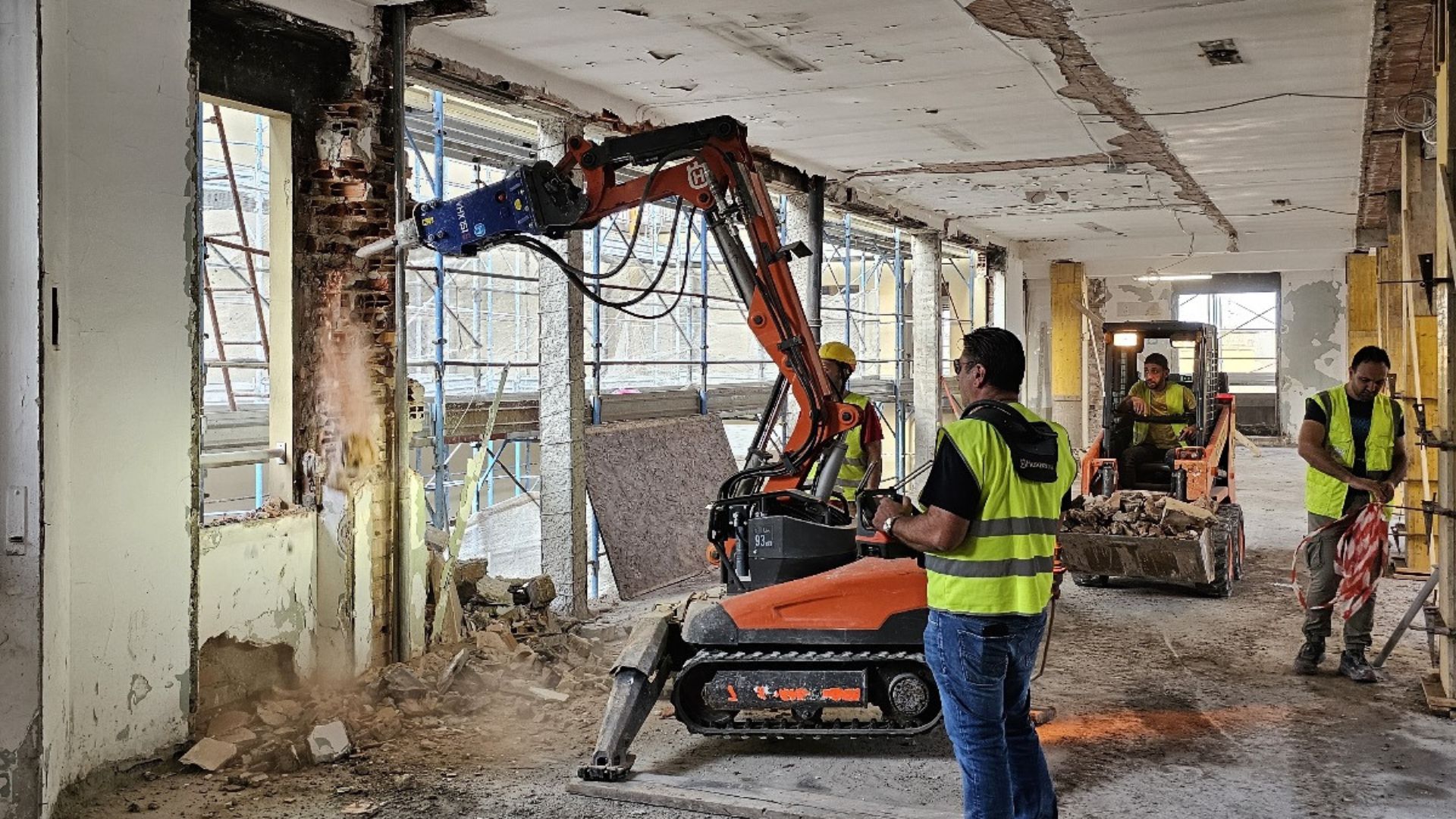 Demolizione civile e industriale